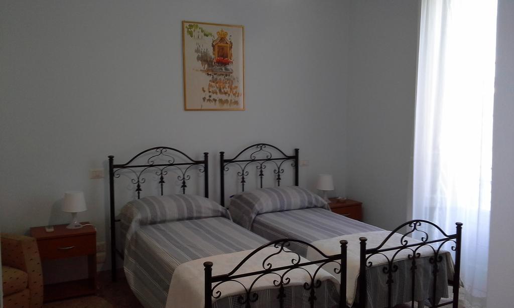 La Casa Di Ermelinda Bed & Breakfast เรจโจ ดี คาลาเบีย ห้อง รูปภาพ